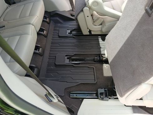 Used 2018 GMC Acadia Denali w/ Technology Package AWD/4WD image 17