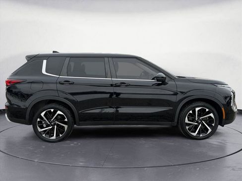 Used 2022 Mitsubishi Outlander SE image 7