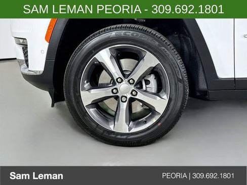 New 2025 Jeep Grand Cherokee L Limited w/ Luxury Tech Group II image 32