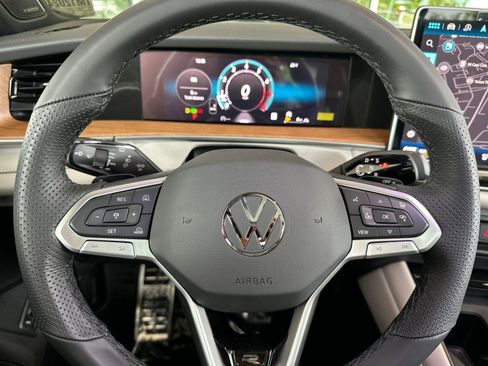 New 2026 Volkswagen Tiguan SEL R-Line AWD/4WD image 23