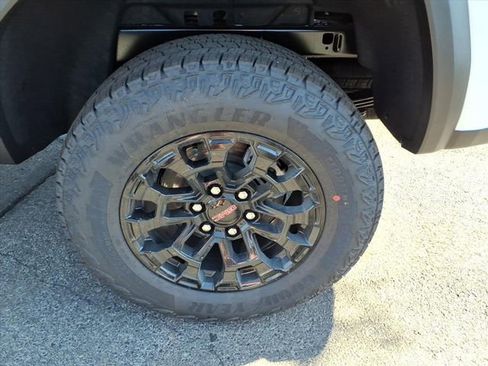 Used 2026 GMC Canyon Elevation w/ Convenience Package image 5