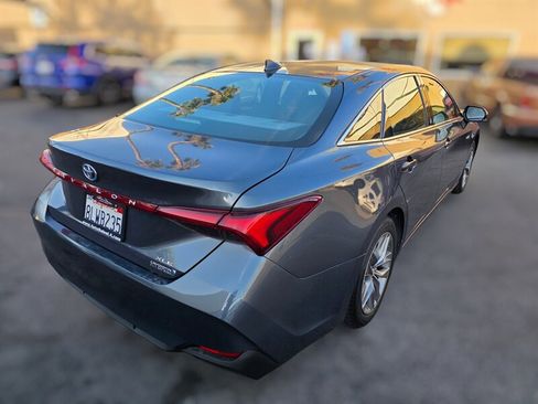 Used 2019 Toyota Avalon XLE w/ Moonroof Package FWD image 6