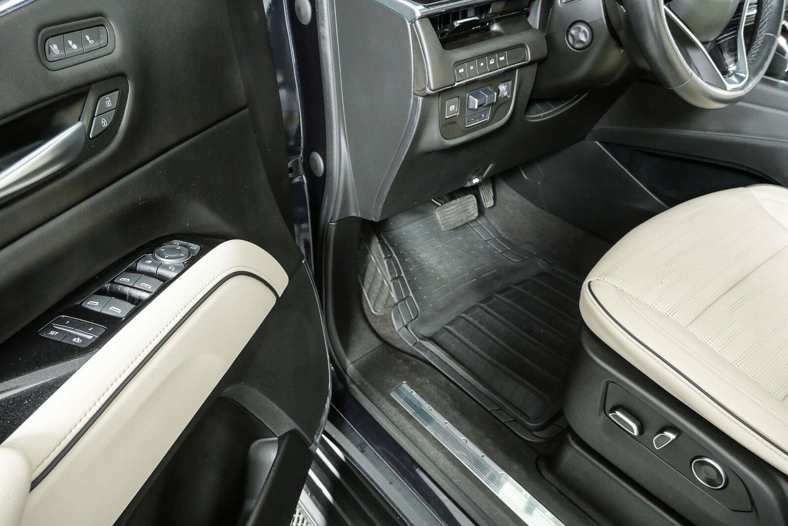 Certified 2023 Cadillac Escalade Sport AWD/4WD image 9