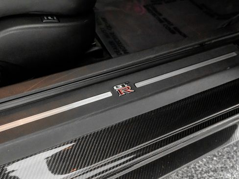 Used 2015 Nissan GT-R Black Edition image 30
