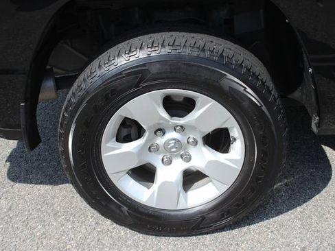 Used 2024 RAM 1500 Big Horn AWD/4WD image 35