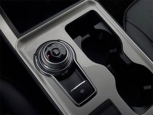 Certified 2024 Ford Edge SEL w/ Convenience Package image 23