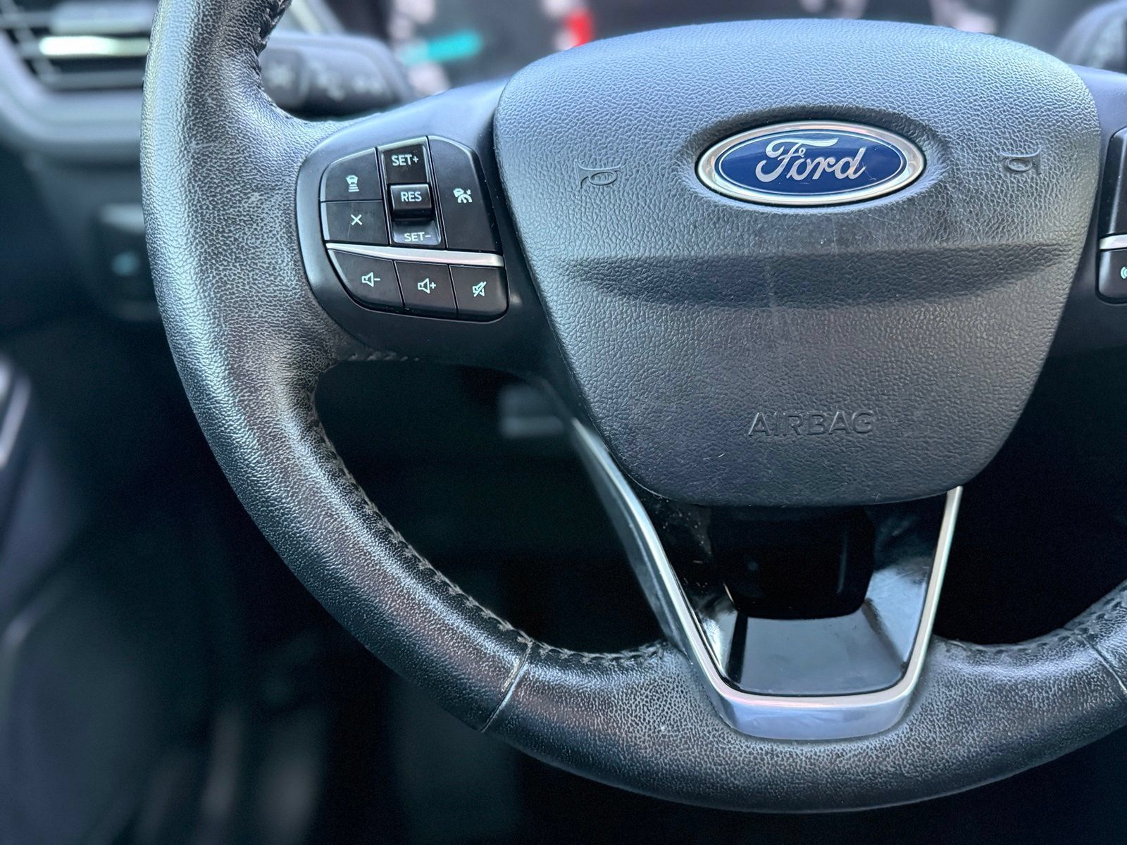 Used 2020 Ford Escape SEL FWD image 25