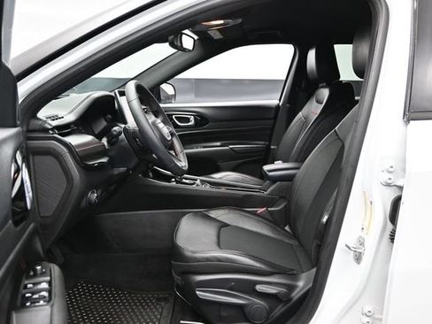 Used 2025 Jeep Compass Trailhawk AWD/4WD image 19