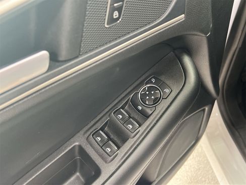 Used 2024 Ford Edge SEL image 24