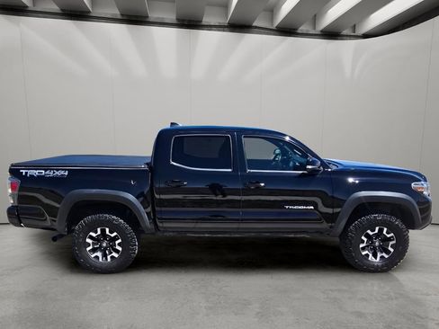 Used 2020 Toyota Tacoma TRD Off-Road w/ Technology Package AWD/4WD image 6