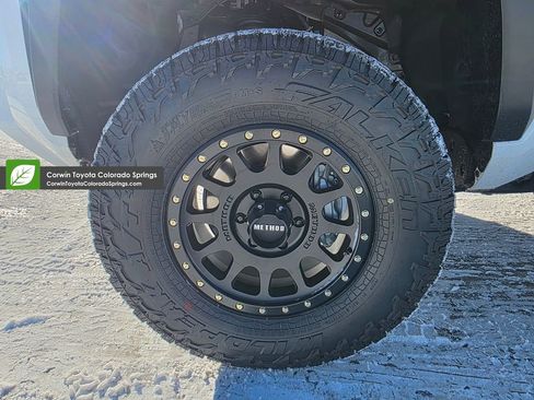 New 2025 Toyota 4Runner TRD Off-Road Premium image 32