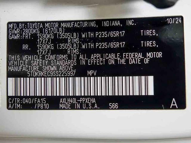 Certified 2025 Toyota Sienna LE FWD image 27