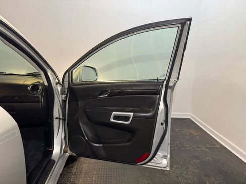 Used 2014 Chevrolet Captiva Sport LT w/ Convenience Package image 16