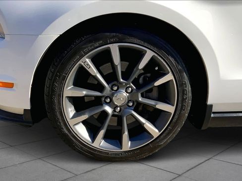 Used 2011 Ford Mustang GT Premium w/ 402A Rapid Spec Order Code image 10