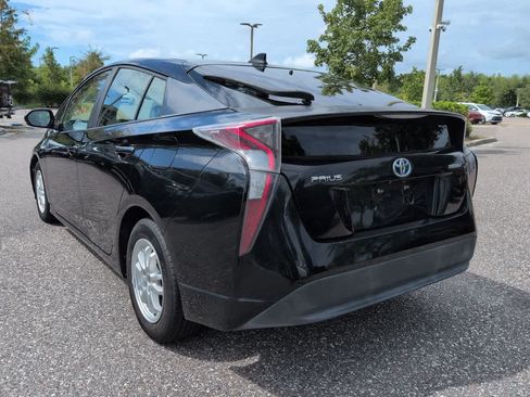 Used 2016 Toyota Prius Four FWD image 4