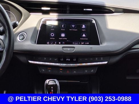 Used 2021 Cadillac XT4 Premium Luxury FWD image 39