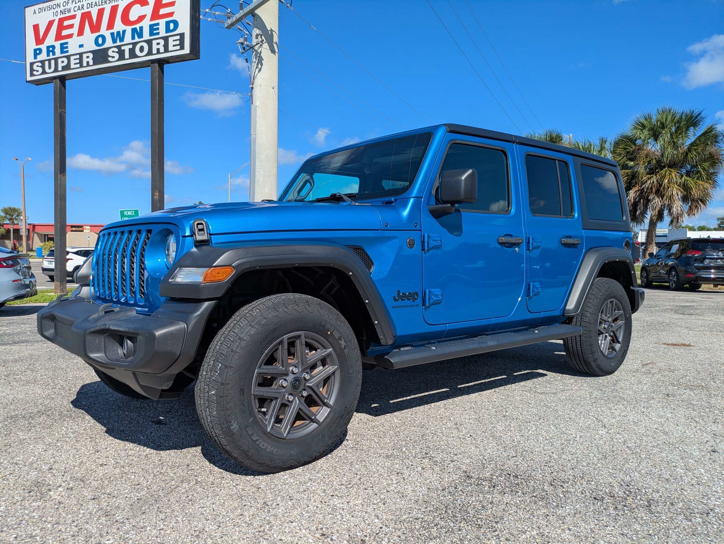 Used 2024 Jeep Wrangler Unlimited Sport AWD/4WD image 8