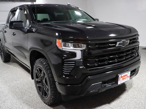 Used 2025 Chevrolet Silverado 1500 RST w/ Convenience Package II AWD/4WD image 5