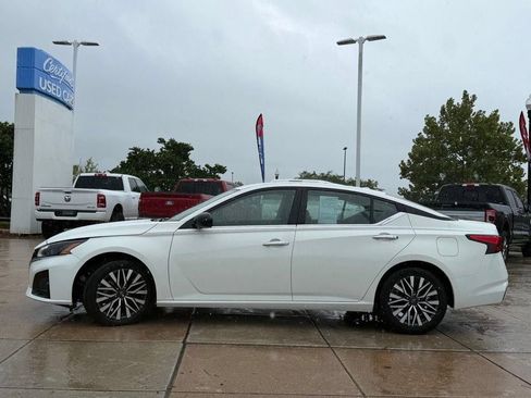 Used 2025 Nissan Altima 2.5 SV FWD image 7