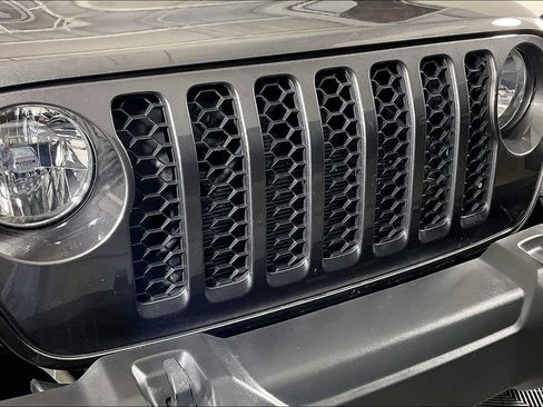Used 2023 Jeep Gladiator Sport AWD/4WD image 38