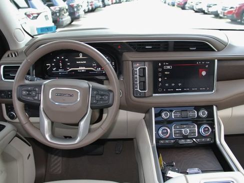 Used 2023 GMC Yukon XL Denali AWD/4WD image 23