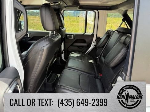 Used 2023 Jeep Wrangler Unlimited Sahara AWD/4WD image 26