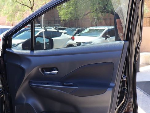 Used 2021 Nissan Versa SV FWD image 33
