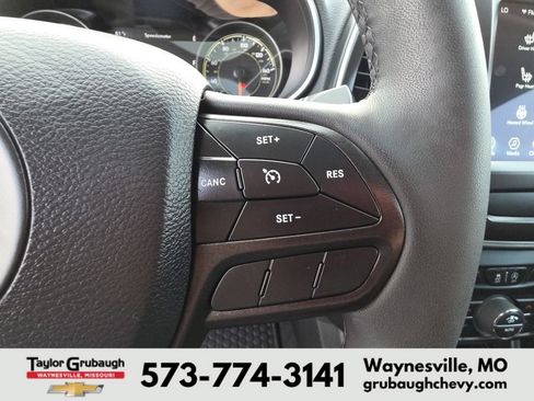 Used 2022 Jeep Cherokee Trailhawk w/ Trailer Tow Group AWD/4WD image 19