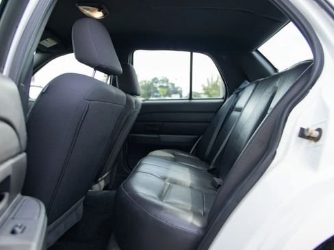 Used 2005 Ford Crown Victoria Police Interceptor RWD image 13
