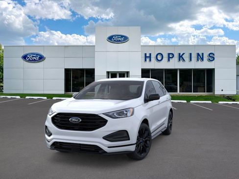 New 2024 Ford Edge SE w/ Black Appearance Package image 2