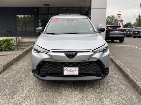 Certified 2025 Toyota Corolla Cross AWD Hybrid image 2