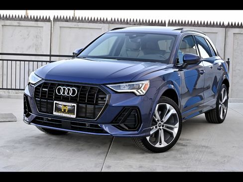 Used 2021 Audi Q3 2.0T Premium Plus w/ Premium Plus Package AWD/4WD image 1