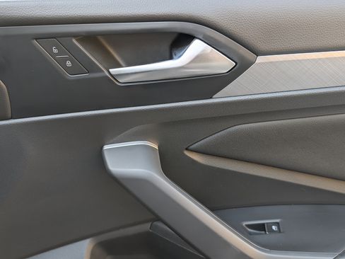 Used 2024 Volkswagen Jetta SE w/ Panoramic Sunroof Package image 22