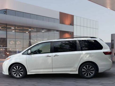 Used 2018 Toyota Sienna Limited Premium FWD image 5
