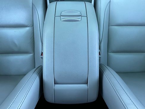 Used 2019 Toyota Highlander XLE image 29