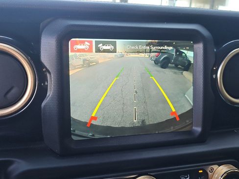 Used 2022 Jeep Wrangler Unlimited Rubicon w/ Xtreme Recon 35" Tire Package AWD/4WD image 22