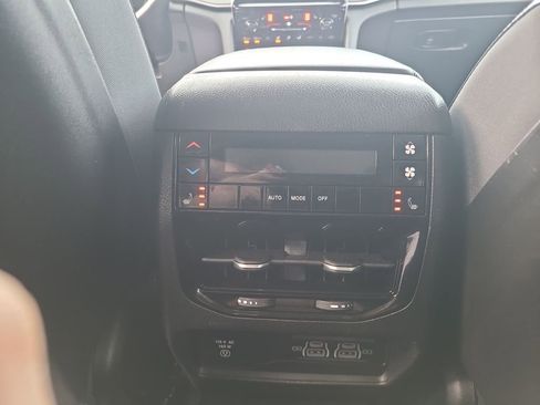 Used 2021 Jeep Grand Cherokee L Limited image 36