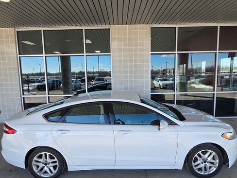 Used 2016 Ford Fusion SE image 6