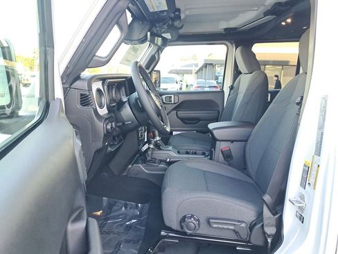 New 2026 Jeep Gladiator Sport AWD/4WD image 11