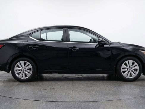 Used 2025 Nissan Sentra S FWD image 11