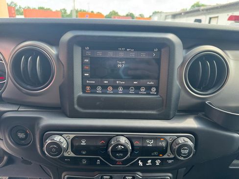 Used 2019 Jeep Wrangler Unlimited Sport S AWD/4WD image 28