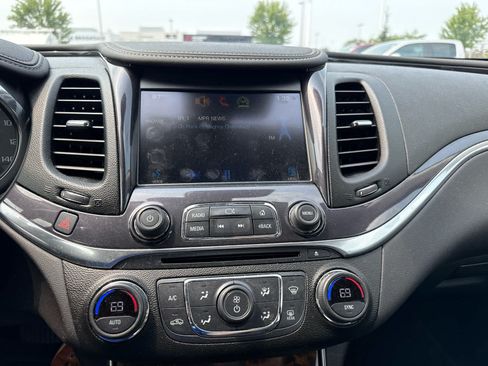 Used 2014 Chevrolet Impala LT w/ Premium Seating Package FWD image 10