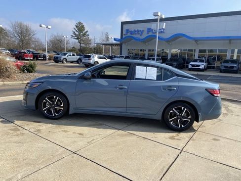 Used 2024 Nissan Sentra SV image 6