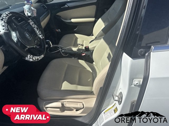 Used 2017 Volkswagen Jetta SE FWD image 5