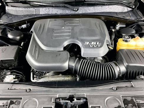 Used 2022 Chrysler 300 Touring L image 28