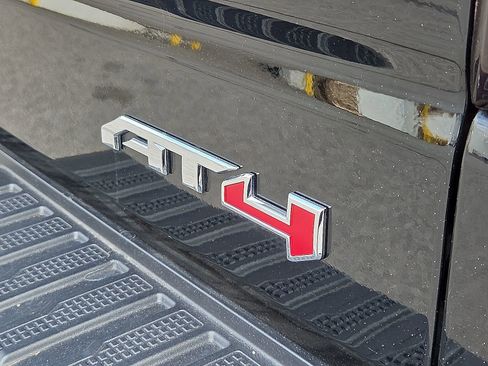 Certified 2025 GMC Sierra 1500 AT4 w/ AT4 Premium Package AWD/4WD image 8