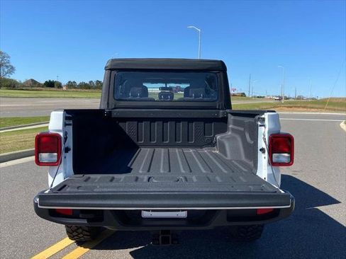 Certified 2023 Jeep Gladiator Sport w/ Trailer Tow Package AWD/4WD image 30