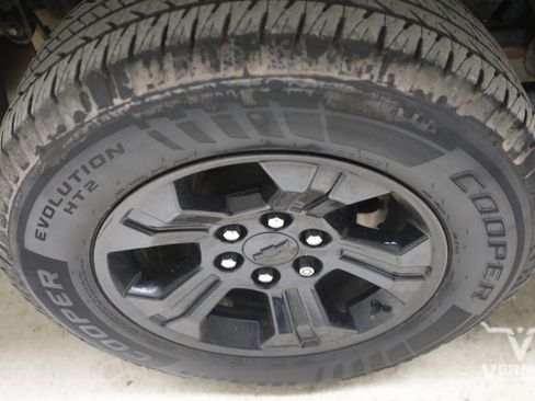 Used 2019 Chevrolet Suburban LT AWD/4WD image 36