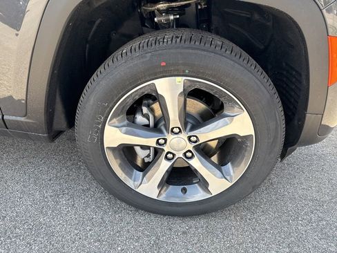 New 2026 Jeep Grand Cherokee Limited AWD/4WD image 9