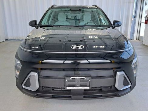 Used 2025 Hyundai Kona SEL FWD image 3